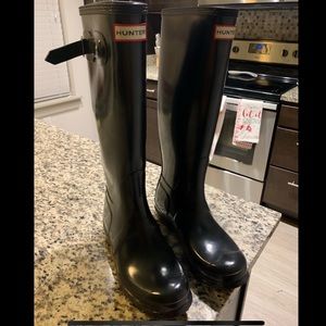 Hunter shiny boots